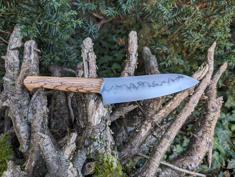 Couteau artisanal Grand Bonap manche en olivier lame hamon – Atelier sous l’éclipse
