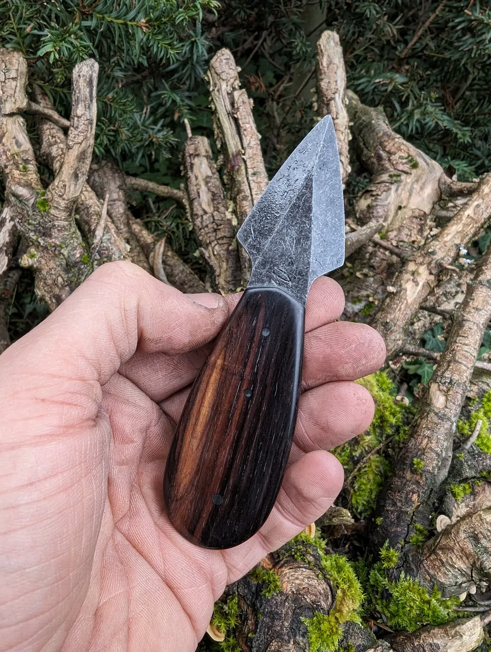 Lance à huîtres artisanal bois de fer en main – Atelier sous l’éclipse